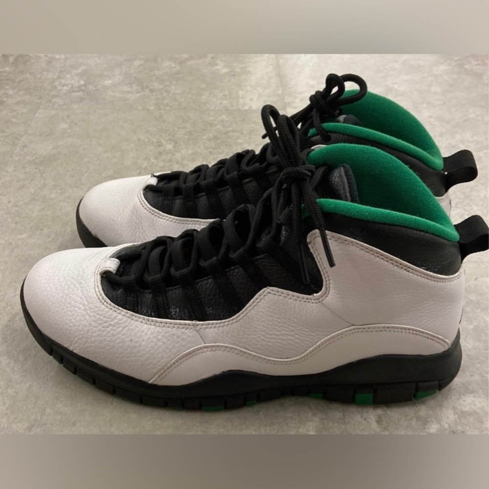 SOLD // Jordan Retro 10 “Seattle”